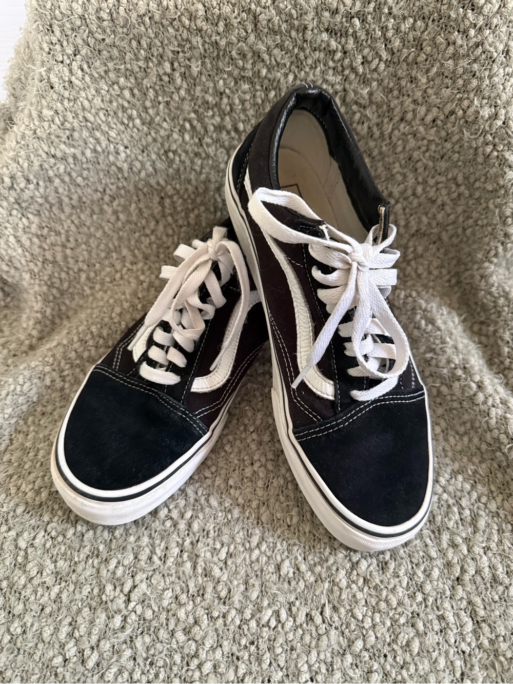 Vans Old Skool Black & White Low Top Sneakers - Sz8.5